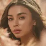 Madison Beer Gentle Glow Style